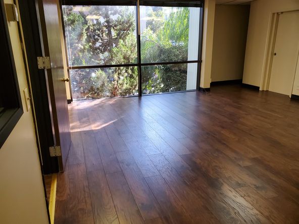 Very special, 1st floor gazebo level suite. 5 offices and open space.